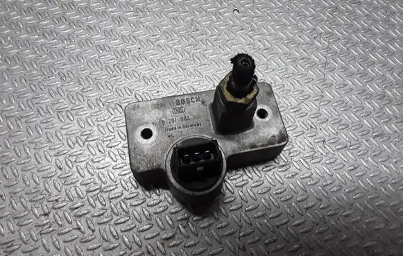 Audi 80 90 S2 B4 Air pressure sensor 0281002018
