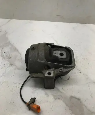 Audi A4 S4 B8 8K Engine mount bracket 8R0199381