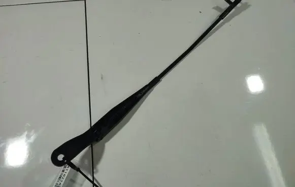 Peugeot 207 Front wiper blade arm 