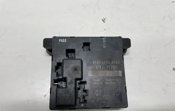 Mercedes-Benz E W211 Door control unit/module 2118703285
