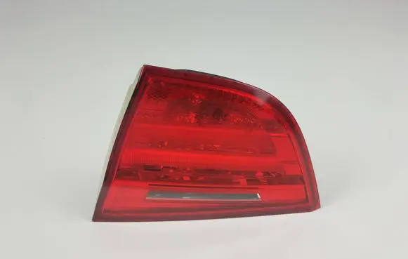 Tailgate rear/tail lights