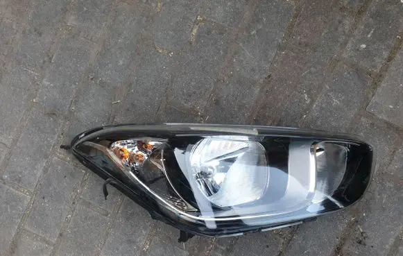 Hyundai i20 (PB PBT) Headlight/headlamp 921024P500