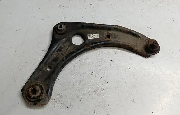 Nissan Note (E12) Front control arm