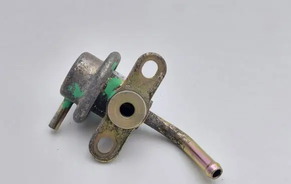 Mitsubishi Galant Fuel pressure regulator