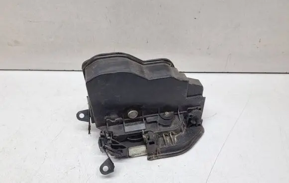 BMW X3 F25 Front door lock 7276681