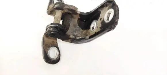 Honda CR-V Rear door lower hinge