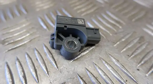 Hyundai Tucson TL Airbag deployment crash/impact sensor 95920B4000