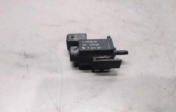 BMW 3 E92 E93 Vacuum valve 7810831