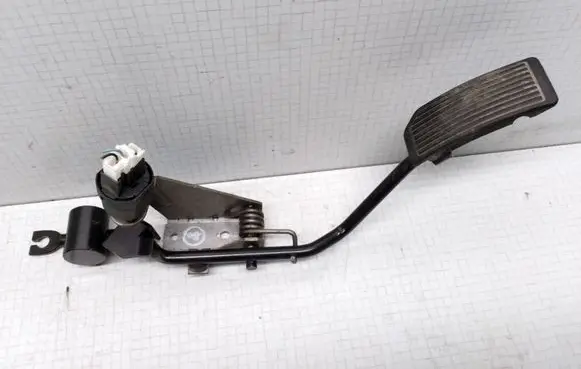 Nissan Primera Accelerator throttle pedal