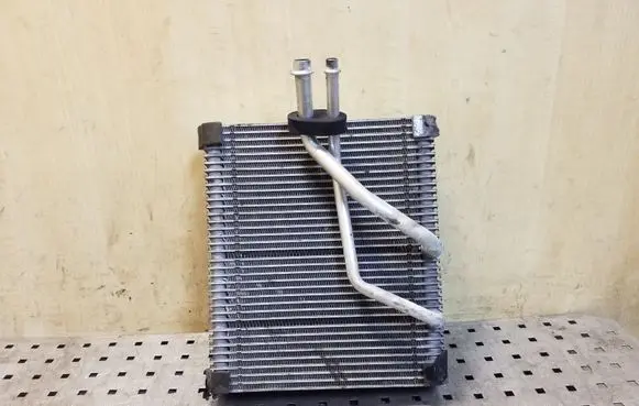 Volkswagen Touareg II Air conditioning (A/C) radiator (interior) 7P0820101A