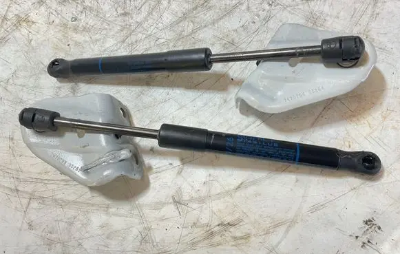 BMW X5 G05 Front bonnet/hood damper/strut 741818806 491894 0530N