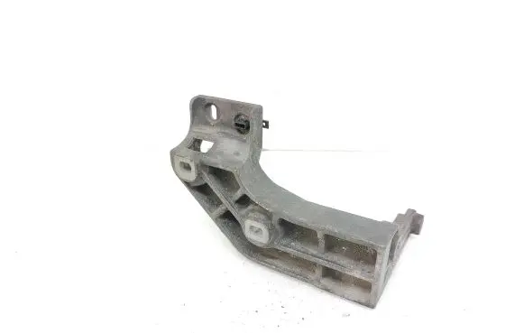 Opel Vivaro Engine mounting bracket 8200157461