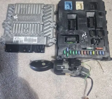Citroen C5 Engine ECU kit and lock set 9662331580 9655534080 5WS40424BT