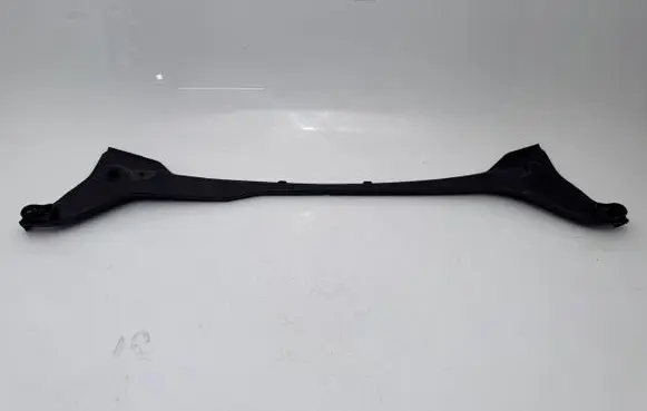 BMW 2 F46 Wiper trim 5171 7305497 20335610