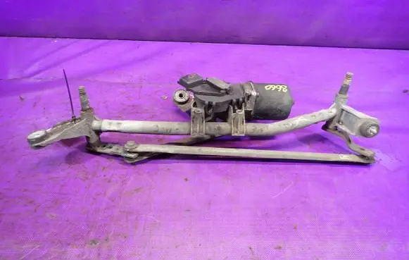 Renault Megane II Front wiper linkage and motor