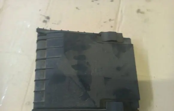 Volkswagen PASSAT B6 Fuse box cover 1K0937132F 017180061