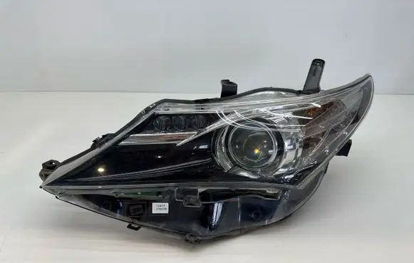 Toyota Auris E180 Headlight/headlamp 8115002E40