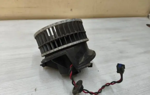 Chrysler Grand Voyager IV Heater fan/blower 036543Q AY1661000364