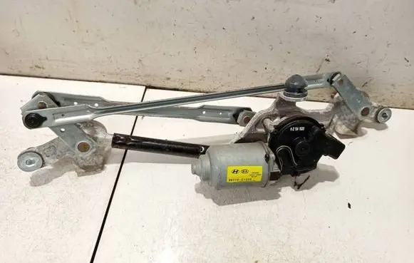 Hyundai Kona I Front wiper linkage and motor