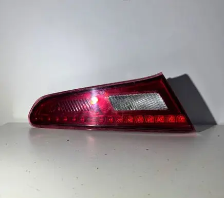 Alfa Romeo Giulietta Tailgate rear/tail lights 50513401
