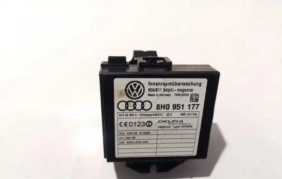 Audi A4 S4 B6 8E 8H Alarm control unit/module 8h0951177