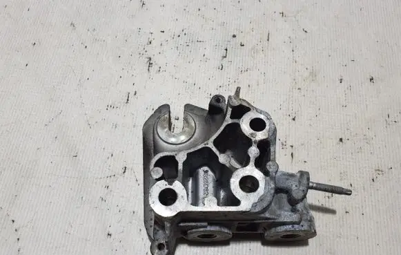 Ford Kuga II Engine mounting bracket AV616030BC