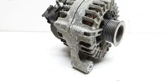 BMW 1 E81 E87 Generator/alternator 7802261