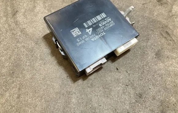 Lexus RX 450H Hand brake control module 8905048030 15181111150