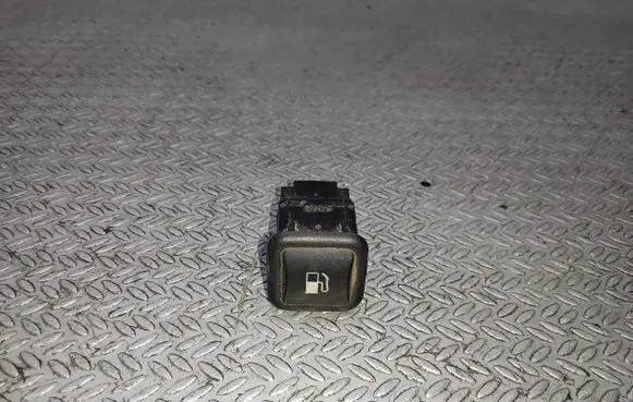 Volkswagen Golf IV Fuel tank opening switch 3B0959833A