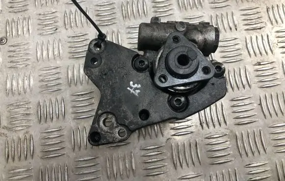 BMW 5 E39 Power steering pump 2247556 32422247556