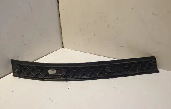 BMW 3 E46 Dashboard glove box trim 8196102