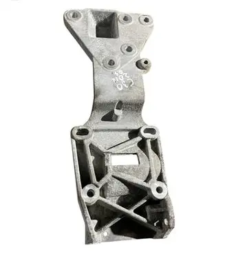 Volvo C30 Generator/alternator bracket 31251652