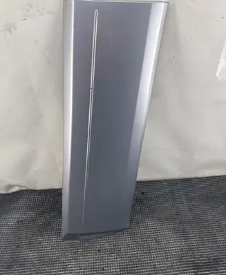 Mitsubishi Shogun Front door trim (molding) 5727A035