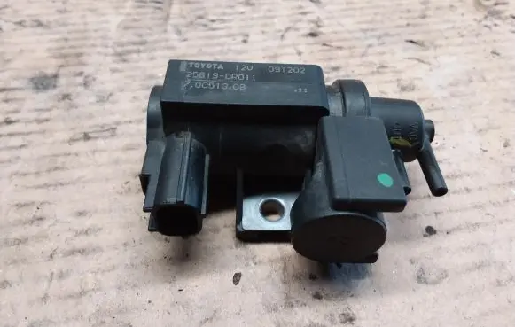 Toyota Avensis T270 Valve vacuum 258190R011