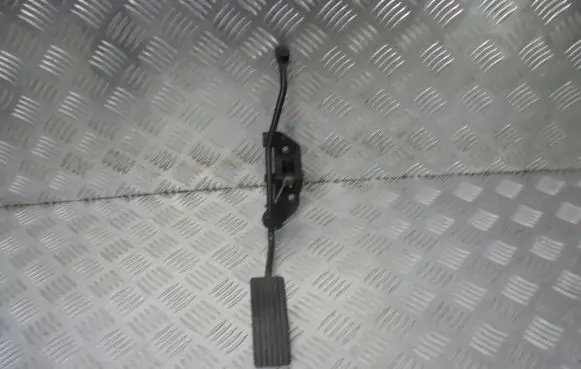 Nissan Primera Accelerator throttle pedal