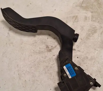 Audi A6 S6 C5 4B Accelerator throttle pedal 6PV00837602 8D1723523M 0130
