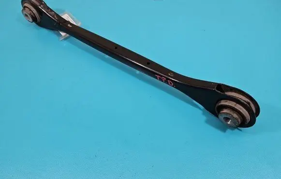 Rear control arm