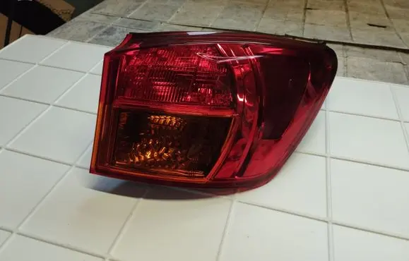 Lexus IS 220D-250-350 Rear/tail lights