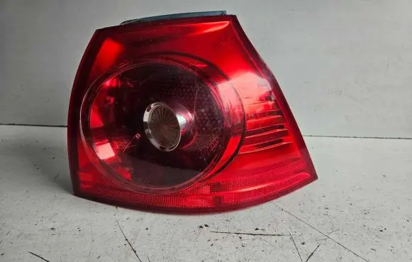 Volkswagen Golf V Rear/tail lights 1K6945096E 028490202A 00150561