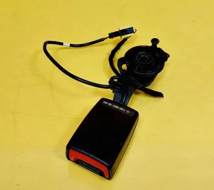 Mercedes-Benz A W169 Rear seatbelt buckle 1698603669