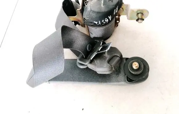 Mazda 626 Front seatbelt 40251 00044622