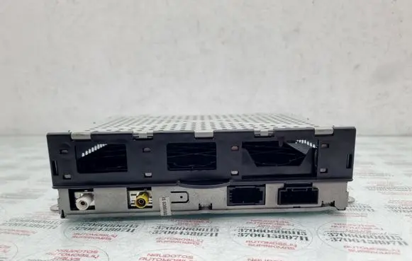 Radio/CD/DVD/GPS head unit