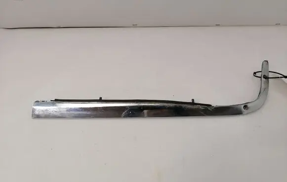 Mercedes-Benz S W116 Rear/tail light trim molding 1166980197
