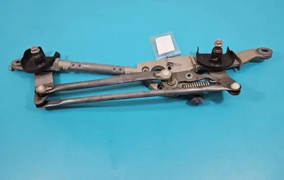 Front wiper linkage