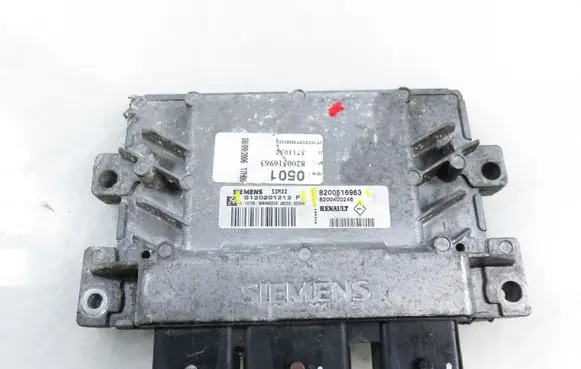 Renault Kangoo I Engine control unit/module 8200516963 S120201212F 8200400246