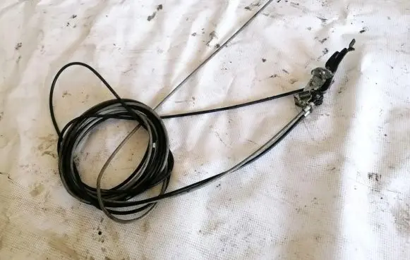 Mitsubishi Galant IX Fuel tank opening switch 