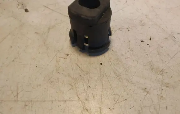 Radiator mount bracket