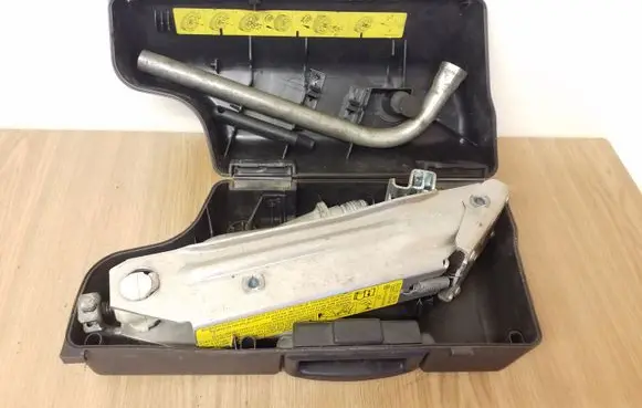 Audi A6 S6 C5 4B Lift Jack 4B0805616A