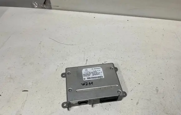 Mercedes-Benz E W211 Bluetooth control unit module A2118705526