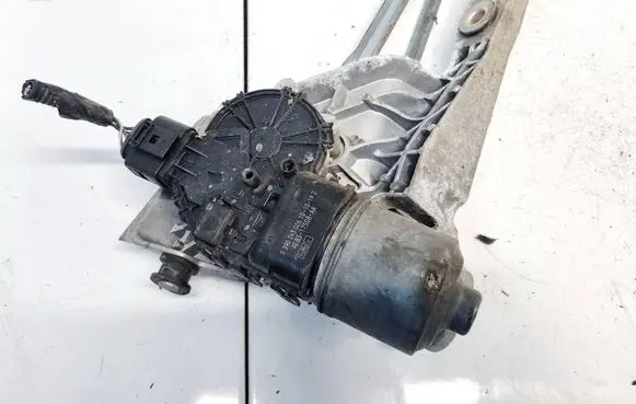 Ford Fiesta Wiper motor AE8317508AA